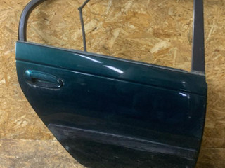 дверь задняя правая Toyota Avensis 1 поколение (T220) 1998, 2.0 л., 2C, дизель, МКПП, седан