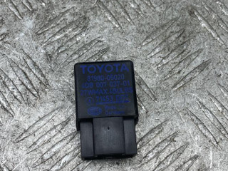 реле (прочие) Toyota Avensis 1 поколение (T220) 1998, 2.0 л., 2C, дизель, МКПП, седан, 8198005020