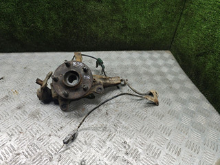 кулак поворотный правый Toyota Avensis 1 поколение (T220) 1998, 2.0 л., 2C, дизель, МКПП, седан