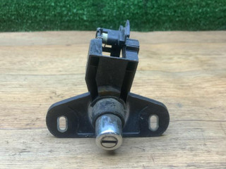 кнопка открытия багажника Opel Astra G 2000, 1.6 л., X 16 SZR, бензин, МКПП, хетчбэк 5 дв.
