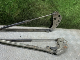 петля капота Mercedes-Benz E-Класс W210/S210 [рестайлинг] 1999, 3.2 л., OM 613.961, дизель, АКПП, седан
