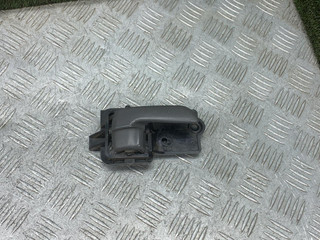 ручка внутренняя задняя правая Toyota Avensis 1 поколение (T220) 1999, 2.0 л., 2C, дизель, МКПП, хетчбэк 5 дв.