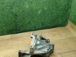 кронштейн (крепление) Rover 45 1 поколение 2003, 1.6 л., бензин, МКПП, седан, YLU103040