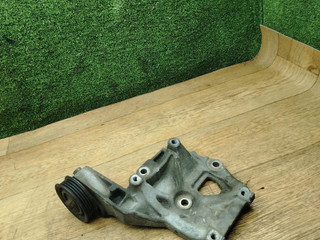 кронштейн генератора Toyota Avensis 1 поколение (T220) 1999, 1.6 л., 4A-FE, бензин, МКПП, седан, передний привод