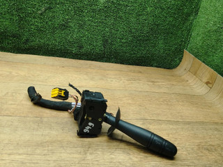 переключатель поворотов Renault Laguna 2 поколение 2004, 2.2 л., дизель, МКПП, хетчбэк 5 дв.