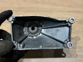 кронштейн (крепление) Mercedes-Benz E-Класс W210/S210 1997, 2.8 л., бензин, седан, 1042050905