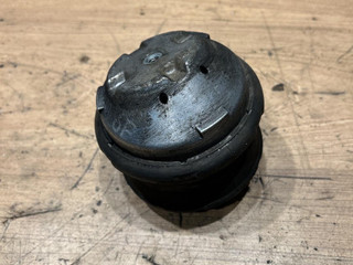подушка крепления двигателя Mercedes-Benz C-Класс W203/S203/CL203 2003, 2.2 л., дизель, АКПП, седан, задний привод