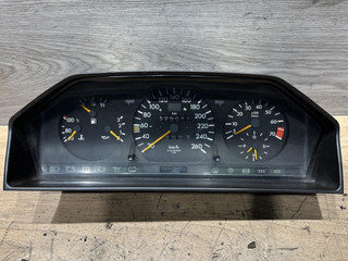 щиток приборов (приборная панель) Mercedes-Benz W124 1 поколение (1984 - 1993), 3.0 л., M 103.985, бензин, АКПП, чёрный, седан, полный привод, 1244402347