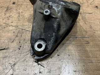 кронштейн двигателя Mercedes-Benz Vito W638 2000, 2.2 л., МКПП, задний привод, 6042230004