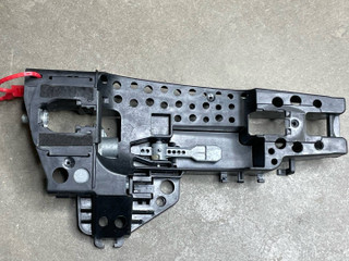 скелет ручки двери передней правой Audi A8 D4/4H 2012, 4.2 л., CDRA, бензин, АКПП, седан, 4H0837886
