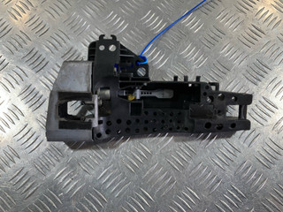 скелет ручки двери передней левой Audi A6 4G/C7 2012, 4.2 л., CDRA, бензин, АКПП, седан, 4H1837885