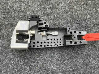 скелет ручки двери передней левой Audi A6 4G/C7 2012, 4.2 л., CDRA, бензин, АКПП, седан, 4H1837885