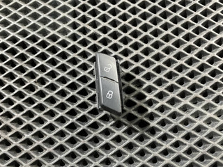 кнопка центрального замка Volkswagen Passat (USA) 1 поколение 2012, 1.8 л., бензин, седан, 561962126A