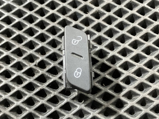кнопка центрального замка Volkswagen Passat CC 1 поколение 2010, 2.0 л., CCZA, бензин, АКПП, купе, 1K0962126B