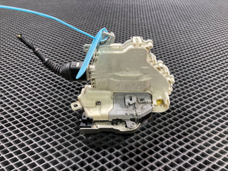 замок двери передней левой Audi A7 4G 2011, 3.2 л., CALB, бензин, 8J1837015D