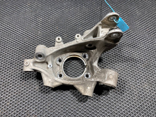 кулак задний правый Porsche Cayenne 958 2014, 4.8 л., M 48.02, бензин, АКПП, внедорожник 5 дв., 7P0505436B