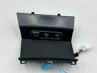 разъем AUX / USB Kia K5 3 поколение 2024, 1.6 л., бензин, АКПП, седан, полный привод, 84630L3500WK, X84630L2500