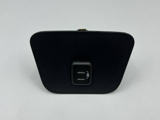 разъем AUX / USB GMC Terrain 2 поколение [рестайлинг] 2024, 1.5 л., бензин, АКПП, внедорожник 5 дв., 13539082, 23386234