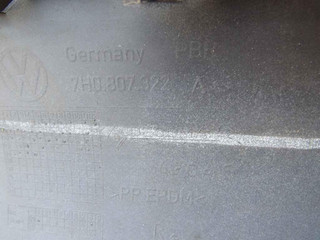 ус под фонарь Volkswagen Multivan T5 2003, 1.9 л., AXB, дизель, АКПП, минивэн, 7H0807322A