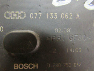 заслонка дроссельная Audi A8 D2/4D 1994, 4.2 л., бензин, седан, 077133062A