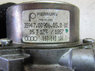 насос вакуумный Audi A8 D3/4E 2003, 3.0 л., BNG, дизель, седан, 057145100T