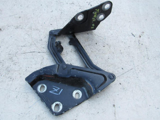 петля капота левая Volkswagen Touareg 1 поколение 2003, 2.5 л., дизель, внедорожник 5 дв., 7L6823301B