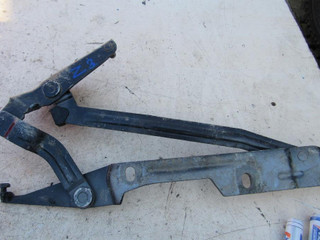 петля крышки багажника Audi 100 4A/C4 1990, 2.0 л., бензин, седан, 4A5827499A