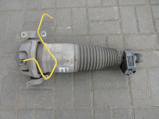 пневмостойка задняя Volkswagen Touareg 1 поколение 2002, 5.0 л., дизель, внедорожник 5 дв., 7L6512022E