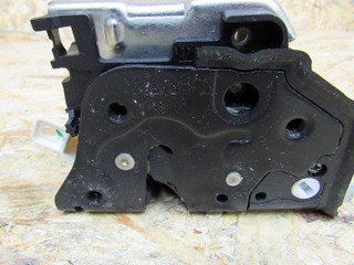 замок двери задней левой Audi A4 B8/8K 2008, 3.2 л., CALA, бензин, седан, 8K0839015C