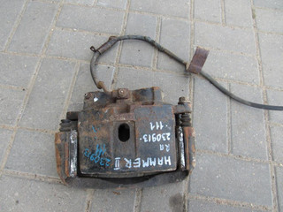суппорт передний правый Hummer H2 1 поколение 2004, 6.0 л., LQ4, бензин, внедорожник 5 дв.