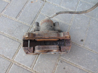 суппорт передний правый Audi A3 8P 2003, 1.9 л., дизель, хетчбэк 5 дв.