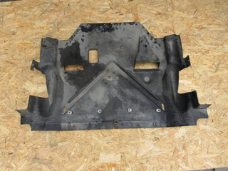 защита двигателя Audi R8 42 2007, 4.2 л., BYH, бензин, купе, 420825205B