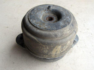 подушка крепления двигателя Mercedes-Benz E-Класс W212/S212/C207/A207 2012, 3.0 л., OM 642.858, дизель, седан, 2122402417