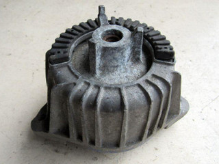 подушка крепления двигателя Mercedes-Benz C-Класс W204/S204 2007, 1.8 л., M 271.820, бензин, седан, 2042400317