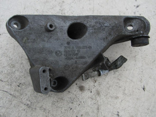 кронштейн двигателя BMW X5 E70 2007, 3.0 л., M57 D30 (306D1), дизель, внедорожник 5 дв., 6790021