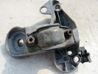 кронштейн двигателя Audi A4 B7 2006, 1.8 л., BFB, бензин, седан, 4B0199352B