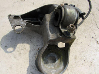 кронштейн двигателя Audi A4 B7 2006, 1.8 л., BFB, бензин, седан, 4B0199352A