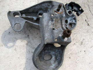 кронштейн двигателя Audi A6 4B/C5 1997, 1.8 л., AJL, бензин, седан, 8E0199352D