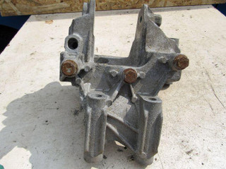 кронштейн двигателя Volkswagen Multivan T5 2003, 2.5 л., дизель, минивэн, 070199343B