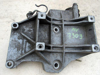 кронштейн компрессора кондиционера Volkswagen Passat B5 1996, 1.8 л., бензин, седан, 058260885A