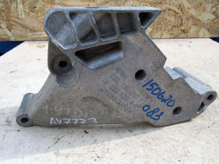 кронштейн двигателя Volkswagen Touran 1 поколение 2003, 2.0 л., AZV, дизель, минивэн, 03G199207F