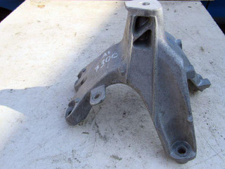 кронштейн двигателя Audi A4 B8/8K 2008, 2.0 л., CAHA, дизель, седан, 8K0199308BE
