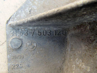 кронштейн полуоси BMW X5 E53 2003, 3.0 л., M57 D30 (306D2), дизель, внедорожник 5 дв., 7503120