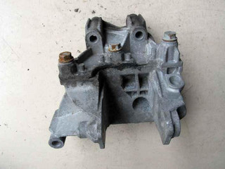 подушка крепления двигателя Volkswagen Multivan T5 2003, 2.5 л., дизель, минивэн, 070199343B