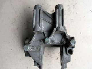подушка крепления двигателя Volkswagen Multivan T5 2003, 2.5 л., дизель, минивэн, 070199343B