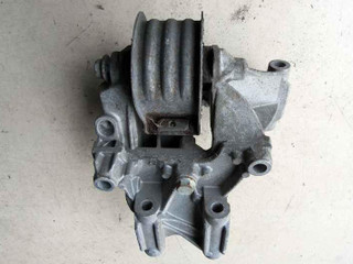 подушка крепления двигателя Volkswagen Multivan T5 2003, 2.5 л., дизель, минивэн, 070199343B