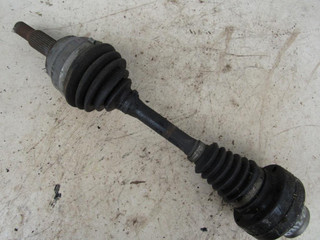 полуось передняя левая (приводной вал, ШРУС) Volkswagen Touareg 1 поколение 2004, 3.2 л., BMV, бензин, внедорожник 5 дв.