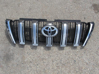 решетка радиатора Toyota Land Cruiser Prado 4 поколение J150 [рестайлинг] 2015, 2.8 л., 1GD-FTV, дизель, АКПП, внедорожник 5 дв.