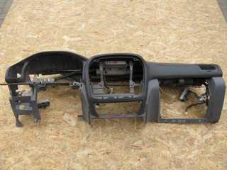 панель передняя салона (торпедо) Toyota Land Cruiser 10 поколение J100 1999, 4.5 л., 1FZ-FE, бензин, внедорожник 5 дв.