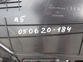 обшивка двери передняя левая Audi A5 8T 2011, 2.0 л., CGLC, дизель, хетчбэк 5 дв., 8T8867105A